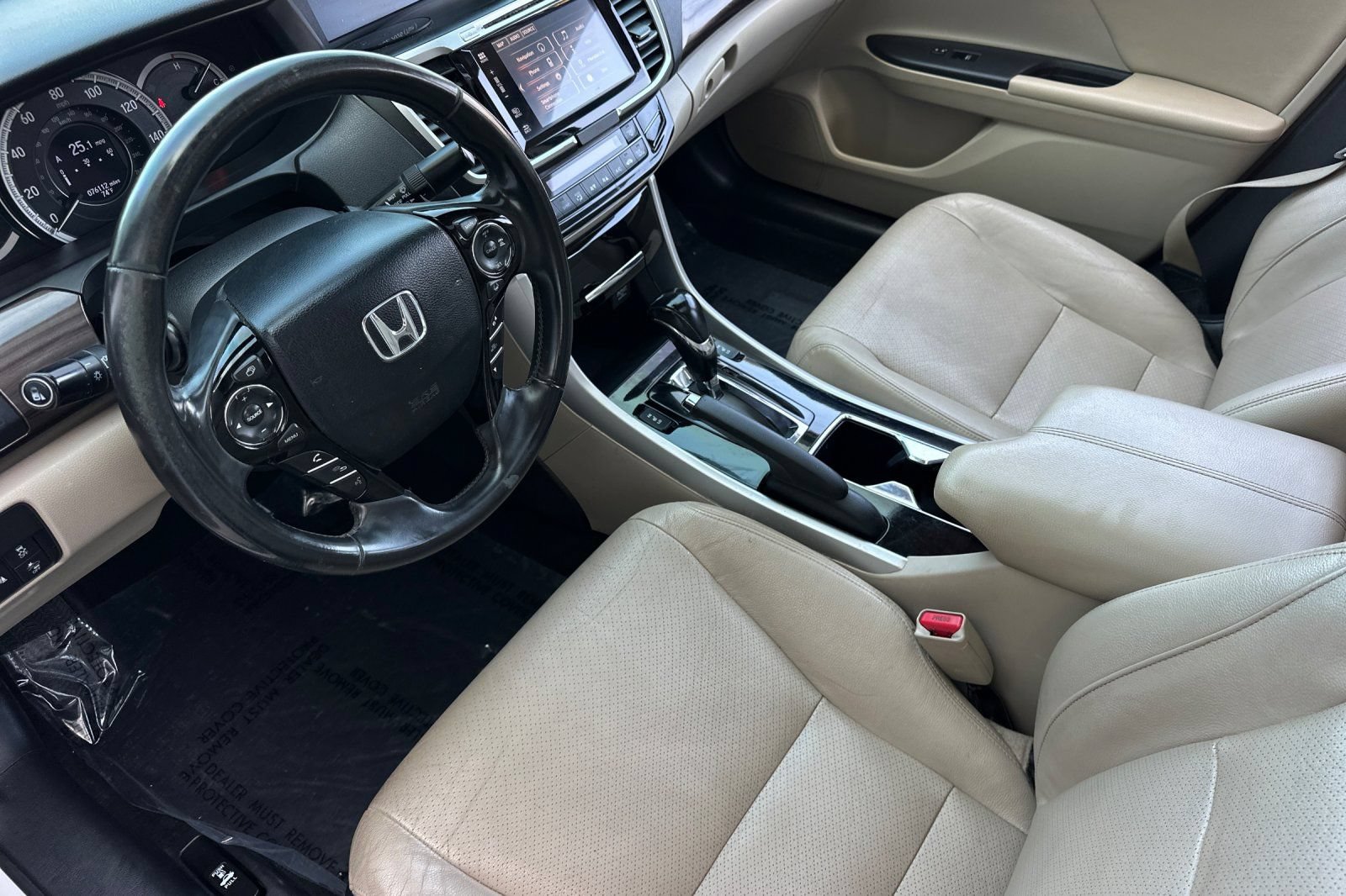 Used 2016 Honda Accord Touring image 10