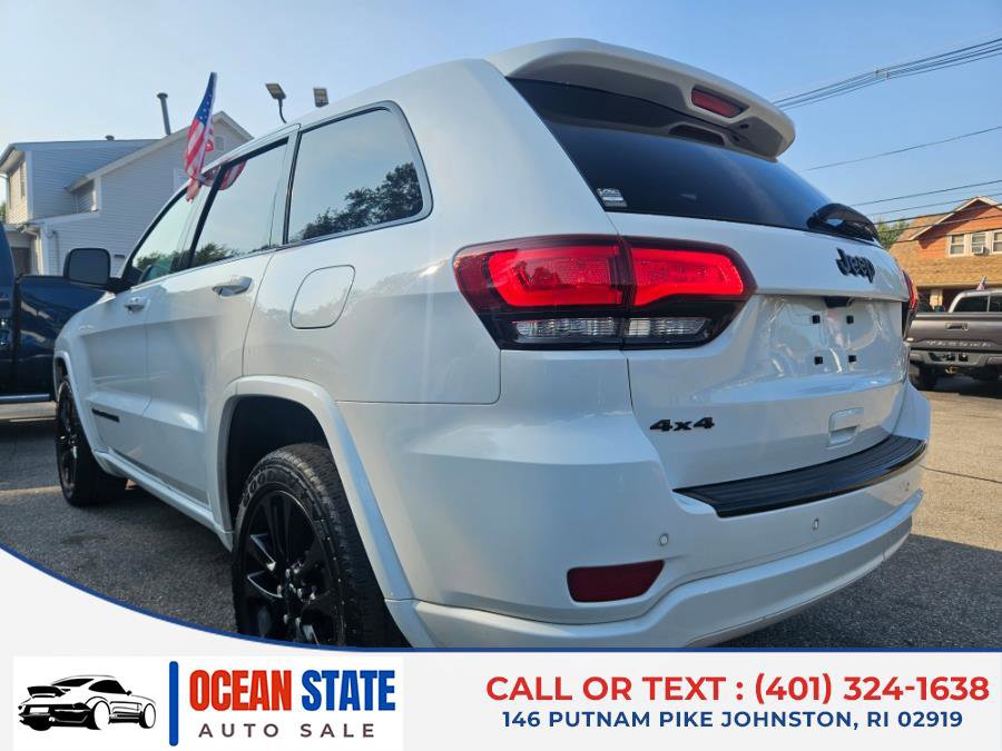 Used 2017 Jeep Grand Cherokee Altitude image 3