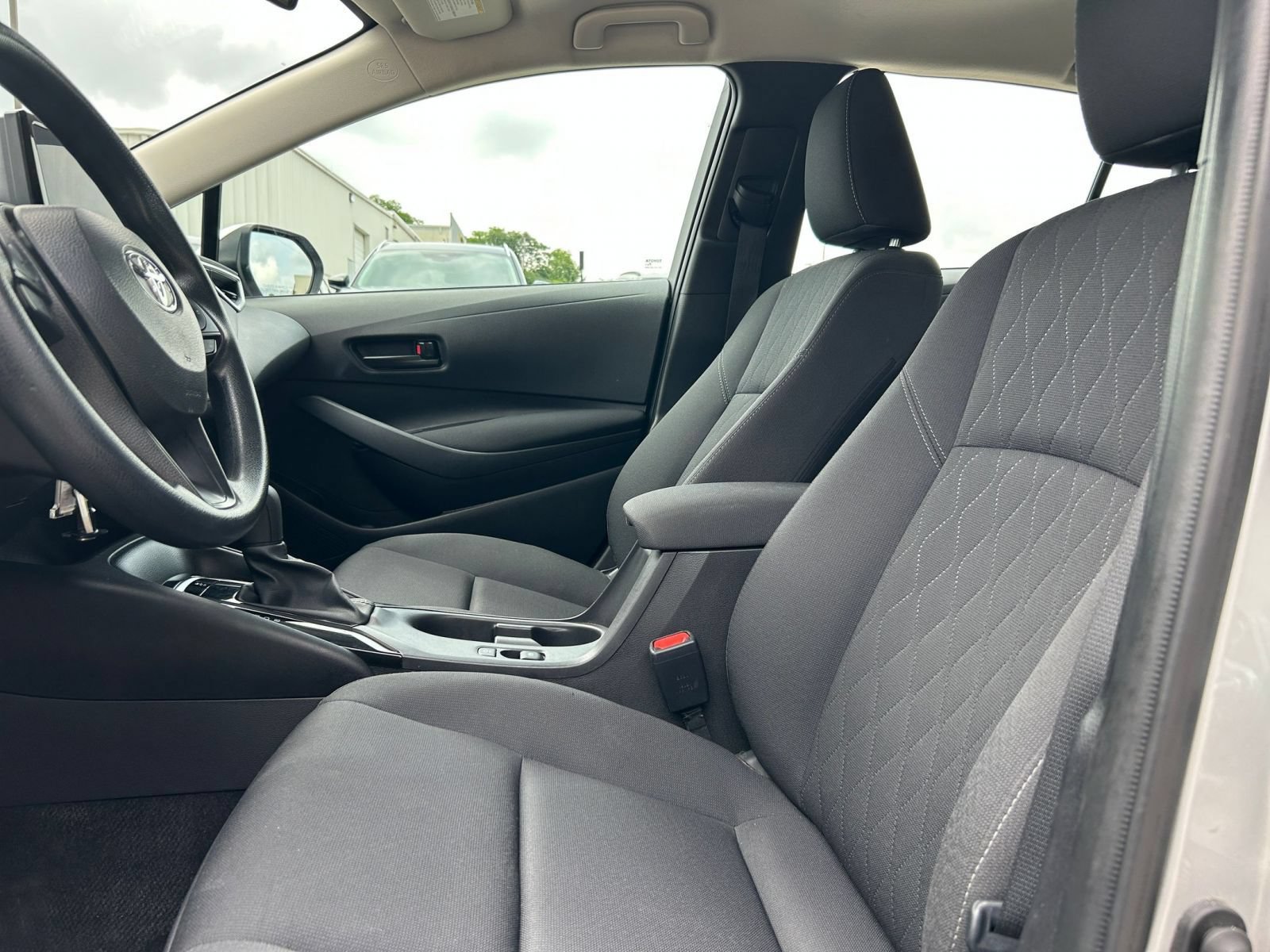 Used 2025 Toyota Corolla LE FWD image 21