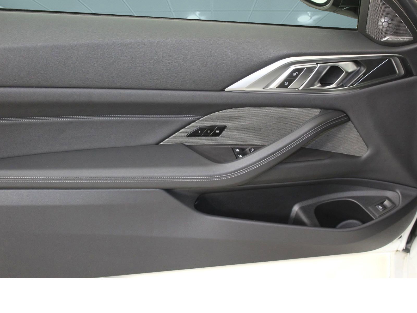 Used 2025 BMW M440i Coupe w/ Premium Package image 12