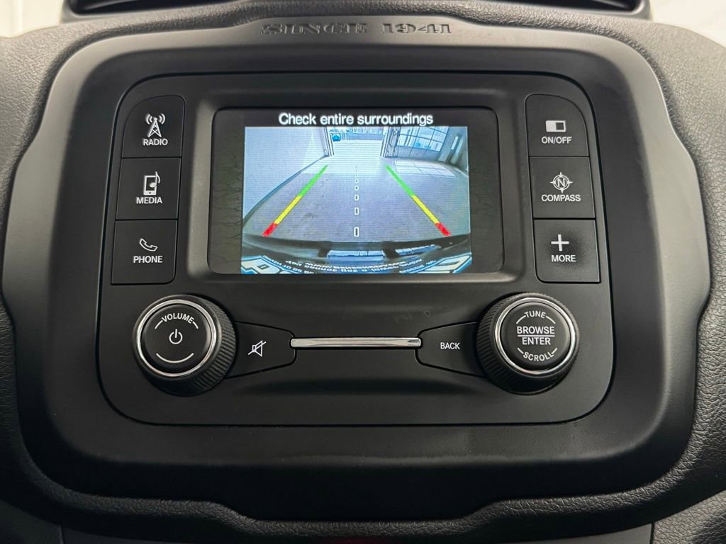 Used 2016 Jeep Renegade Latitude image 16