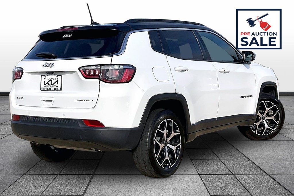 Used 2025 Jeep Compass Limited AWD/4WD image 13