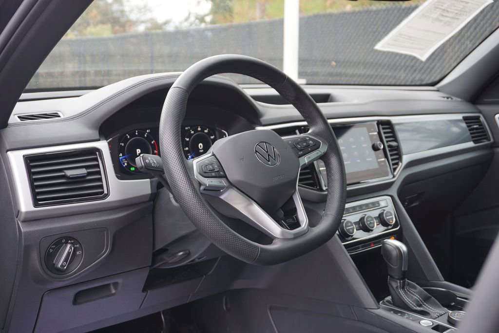 Used 2023 Volkswagen Atlas Cross Sport SEL R-Line image 10