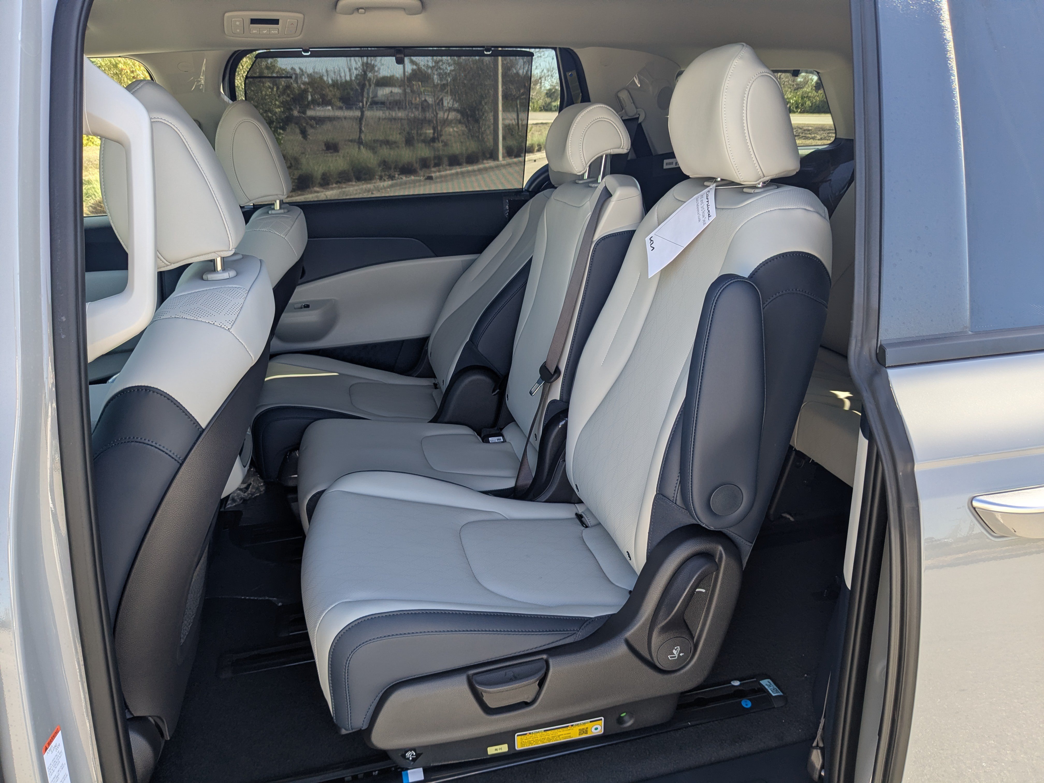 New 2026 Kia Carnival EX FWD image 18