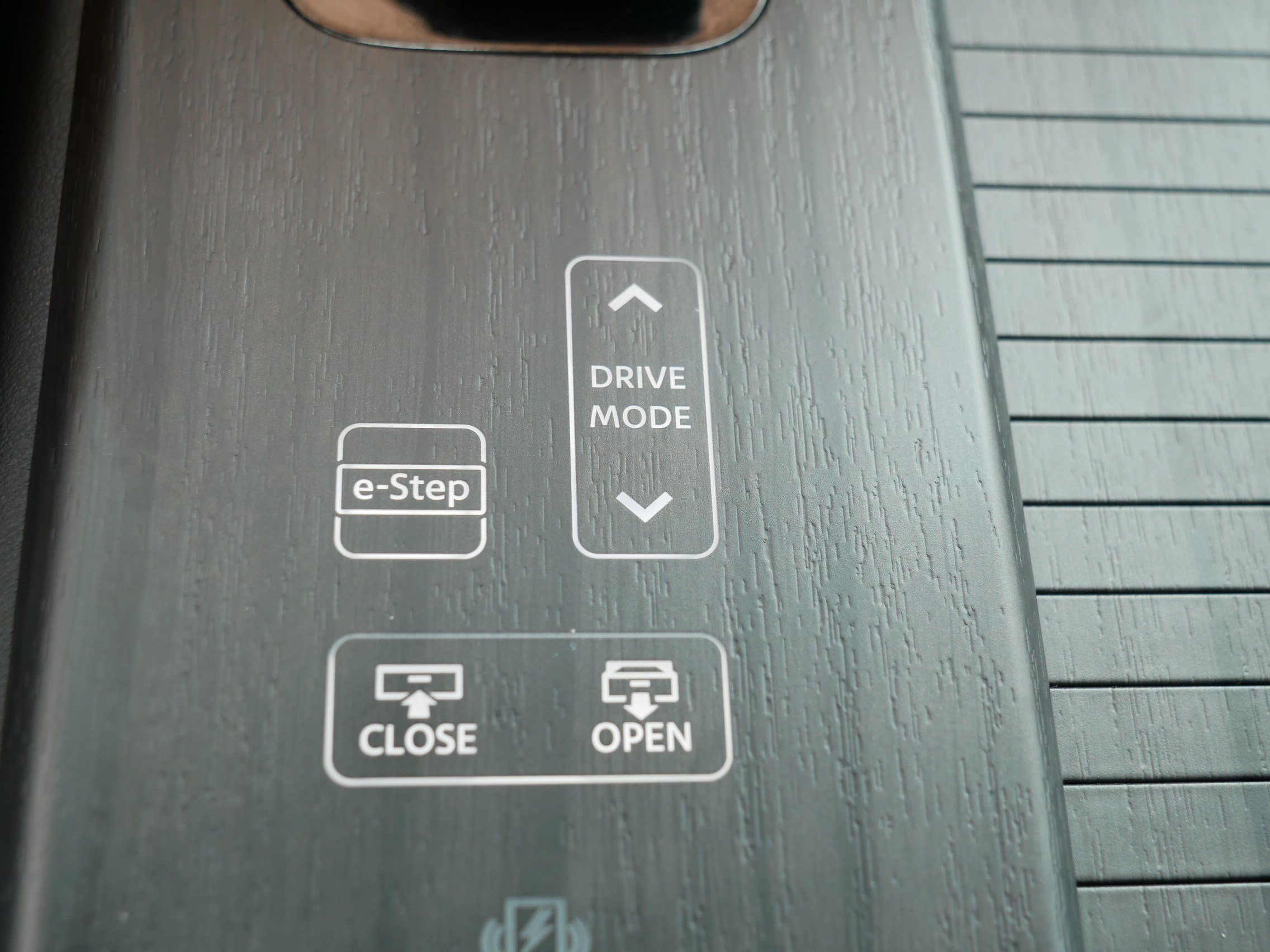 Certified 2024 Nissan Ariya AWD image 31