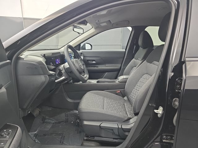 Used 2025 Nissan Kicks SV AWD/4WD image 23