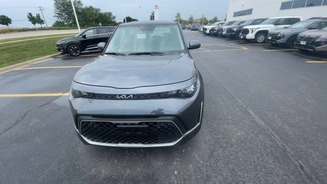 Used 2025 Kia Soul LX w/ LX Technology Package FWD image 5