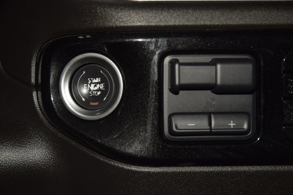 Used 2024 Chevrolet Silverado 1500 High Country AWD/4WD image 37