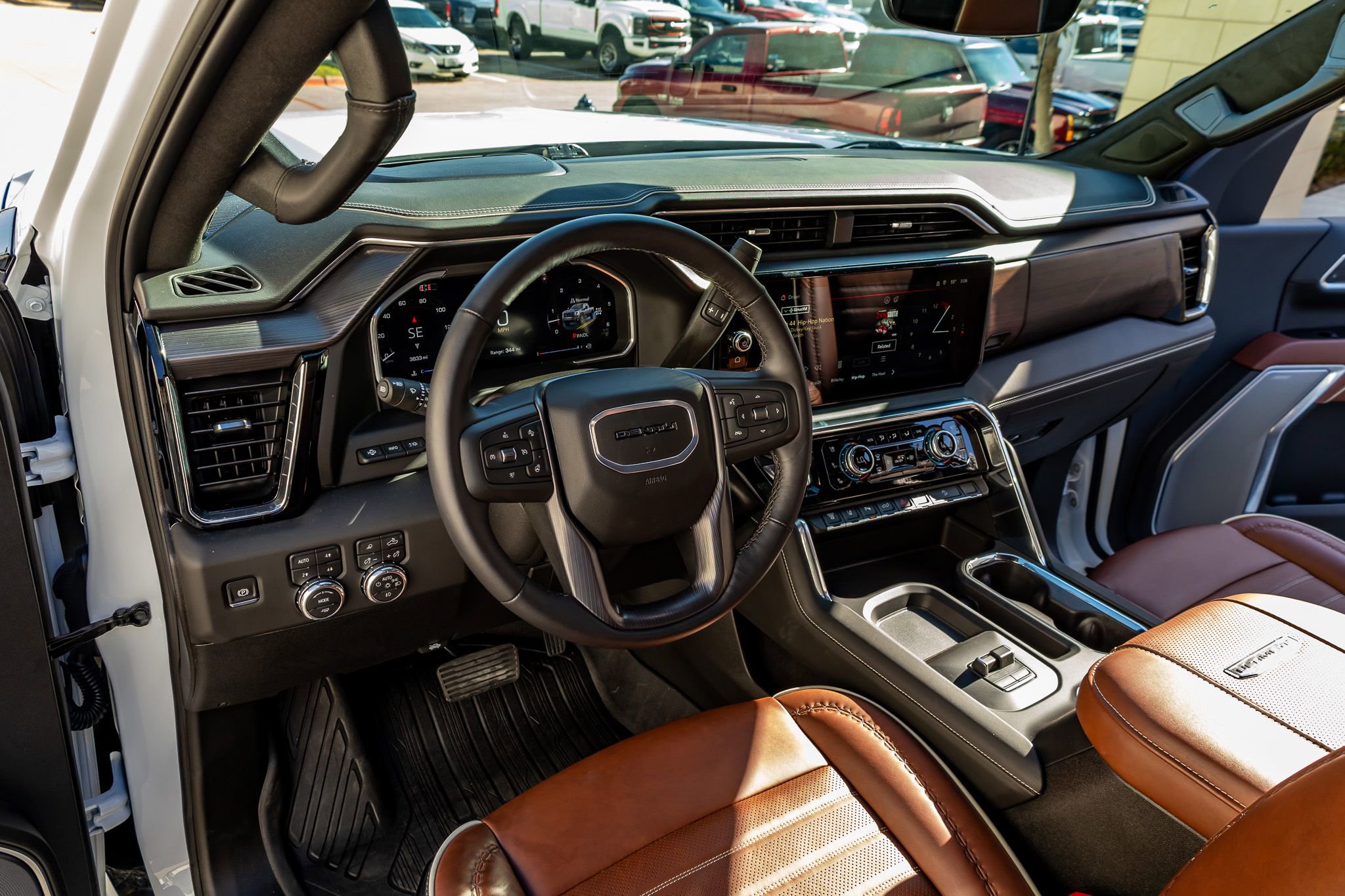 Used 2026 GMC Sierra 2500 Denali Ultimate w/ Max Trailering Package image 18