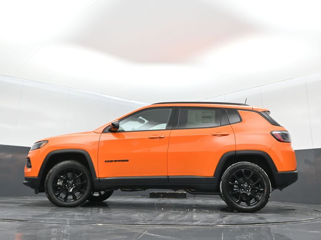 New 2026 Jeep Compass Latitude image 30