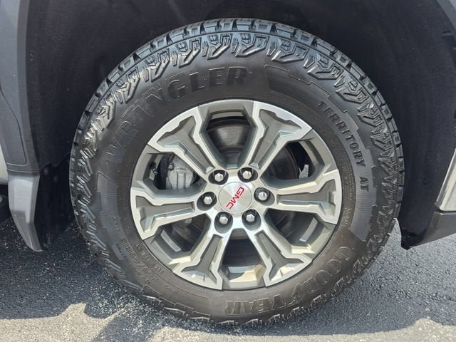 Used 2024 GMC Sierra 1500 SLE w/ Preferred Package AWD/4WD image 12