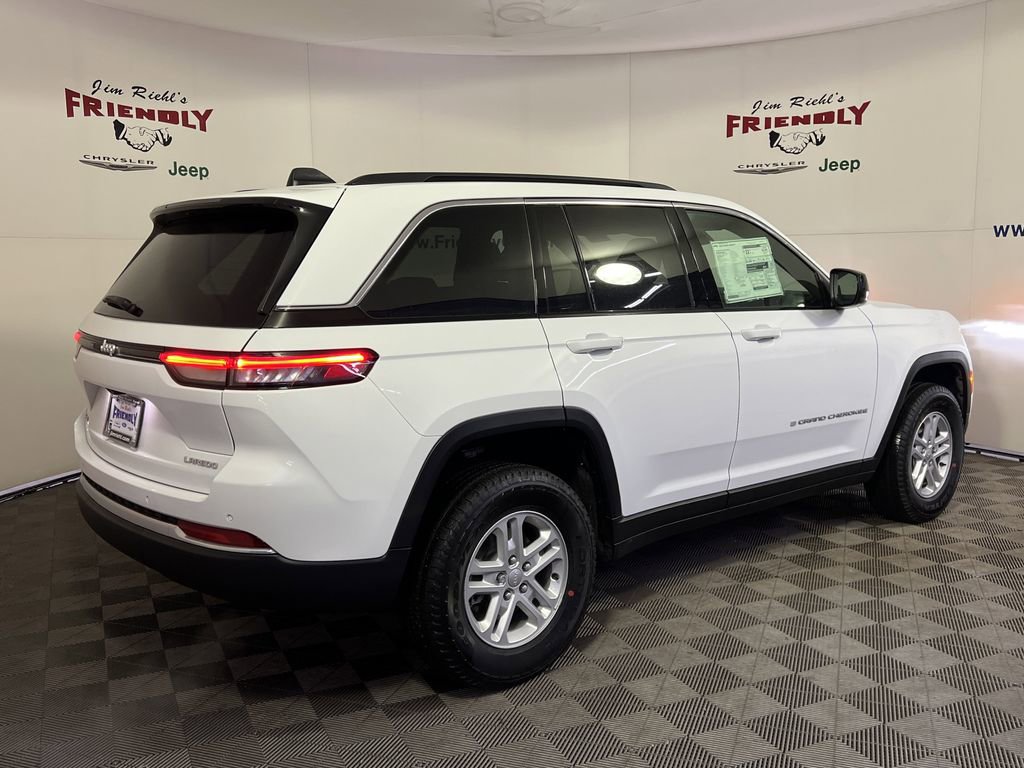 New 2025 Jeep Grand Cherokee Laredo image 4