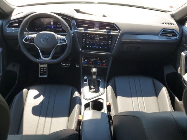 Certified 2024 Volkswagen Tiguan SE R-Line image 15