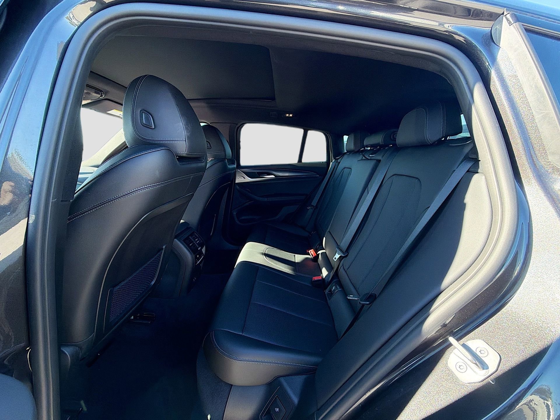 Certified 2025 BMW X4 xDrive30i image 22