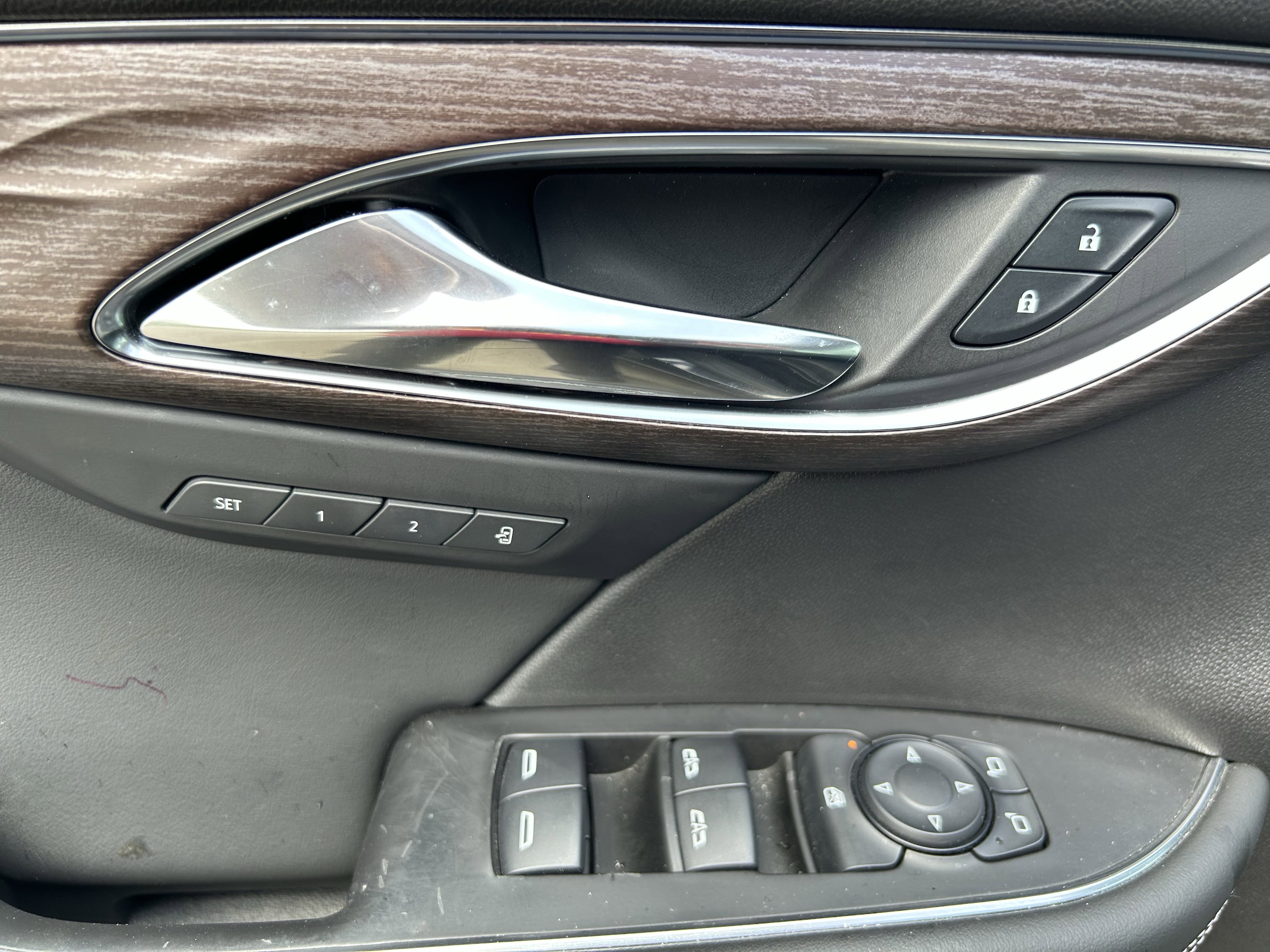 Used 2021 Buick Envision Avenir w/ Technology Package II AWD/4WD image 16