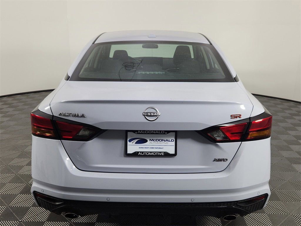 New 2025 Nissan Altima 2.5 SR w/ SR Premium Package AWD/4WD image 4