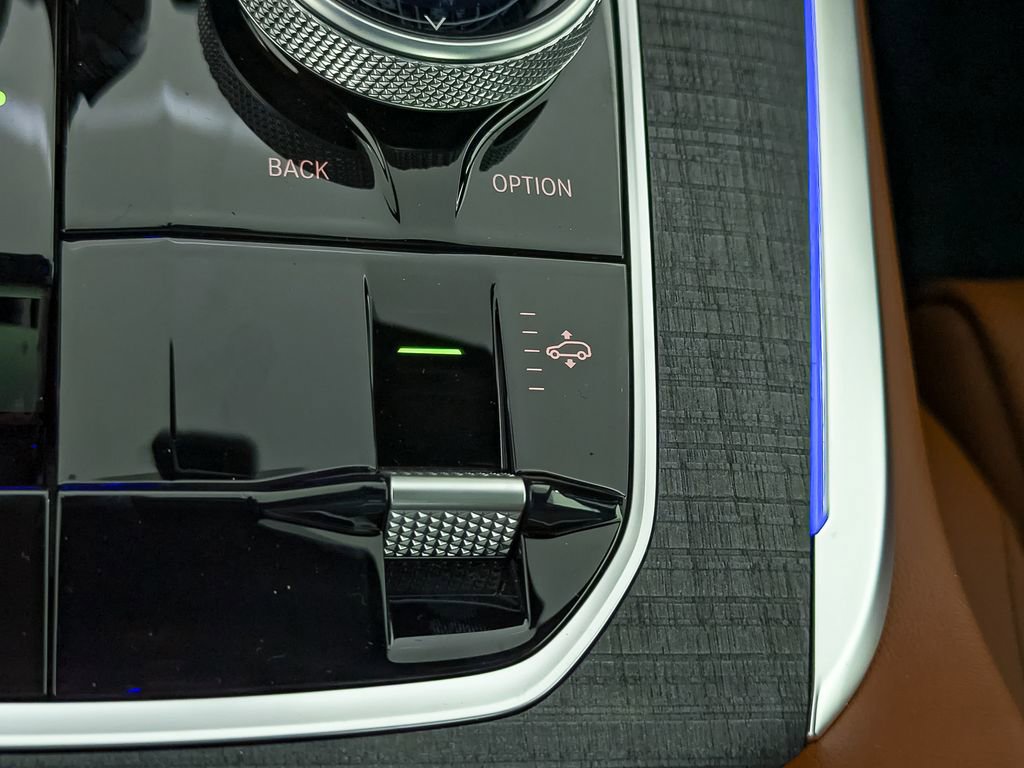 New 2026 BMW ALPINA XB7 image 27