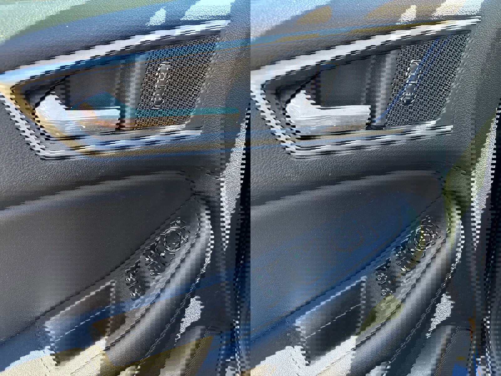 Used 2022 Ford Edge SEL image 13