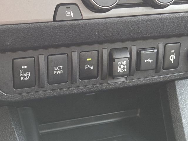 Used 2022 Toyota Tacoma TRD Sport w/ Technology Package RWD image 5