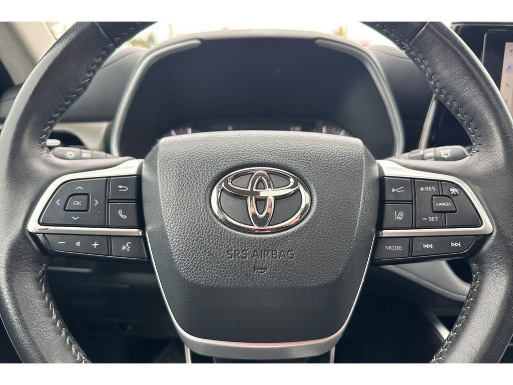 Used 2024 Toyota Highlander XLE image 26