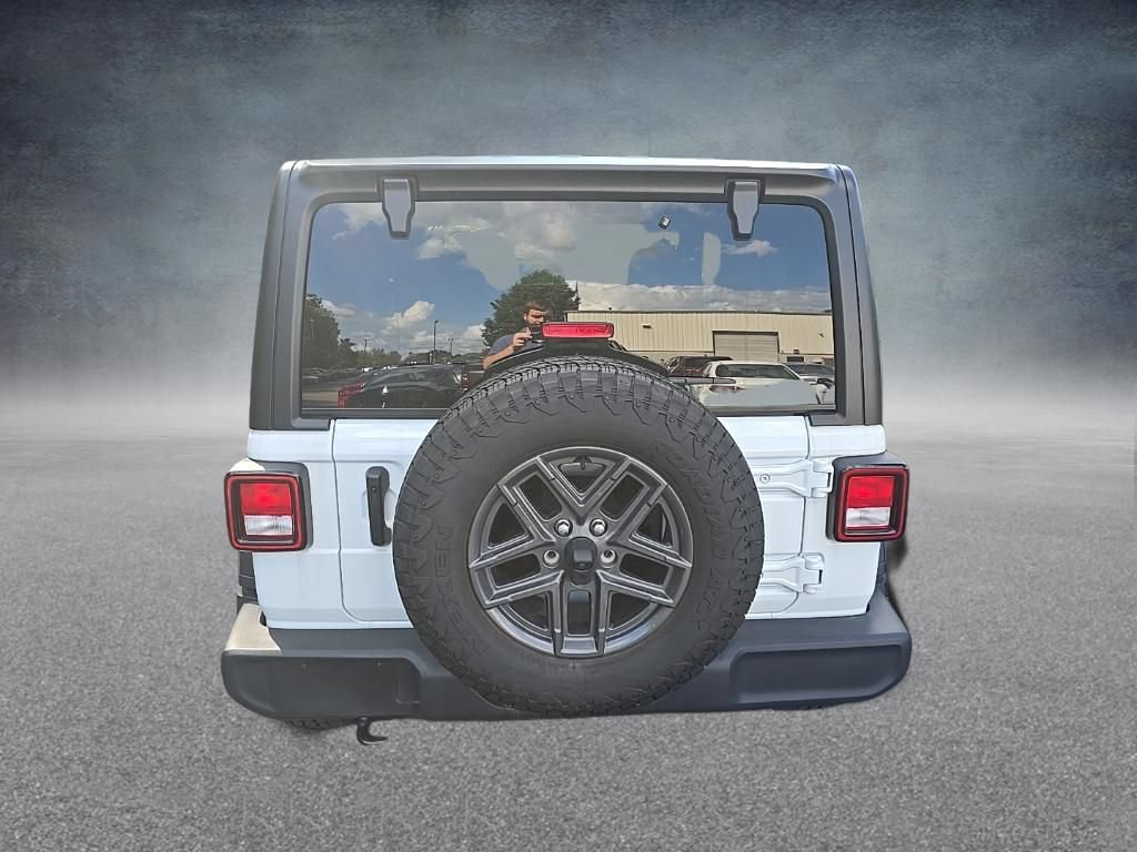 Used 2024 Jeep Wrangler Sport AWD/4WD image 9