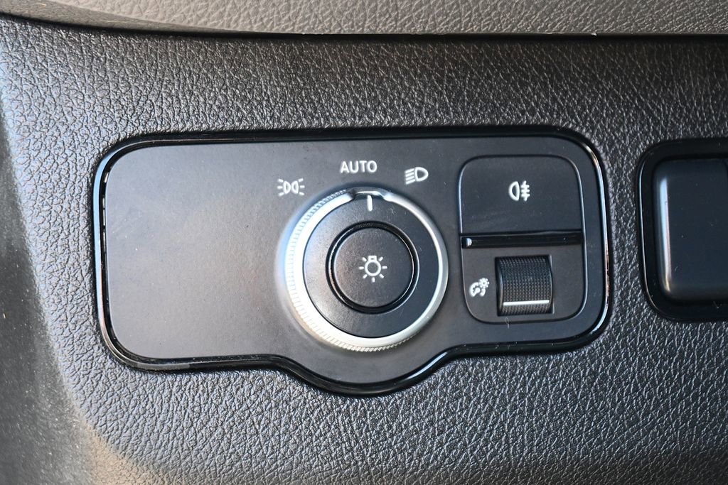 Used 2023 Mercedes-Benz Sprinter 144 Cargo image 22