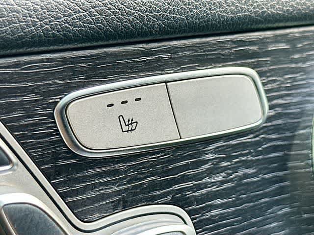 Used 2021 Mercedes-Benz GLC 300 image 32