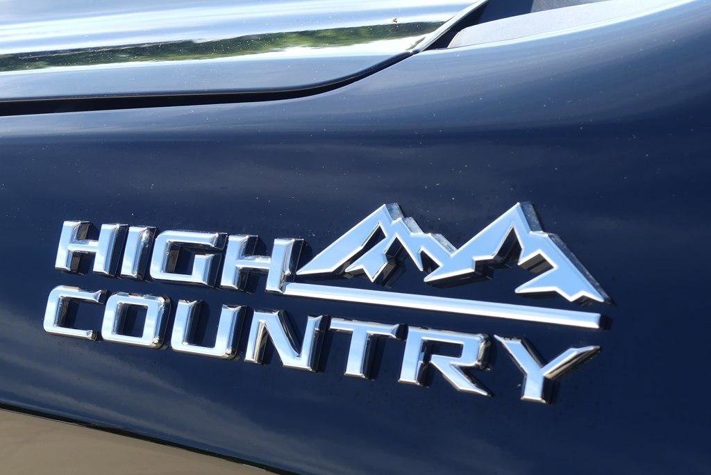 Used 2022 Chevrolet Silverado 1500 High Country w/ Technology Package AWD/4WD image 38