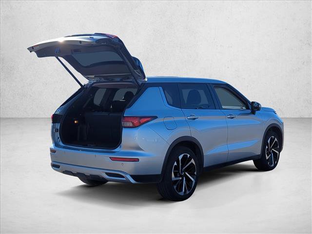 Used 2024 Mitsubishi Outlander SE image 5