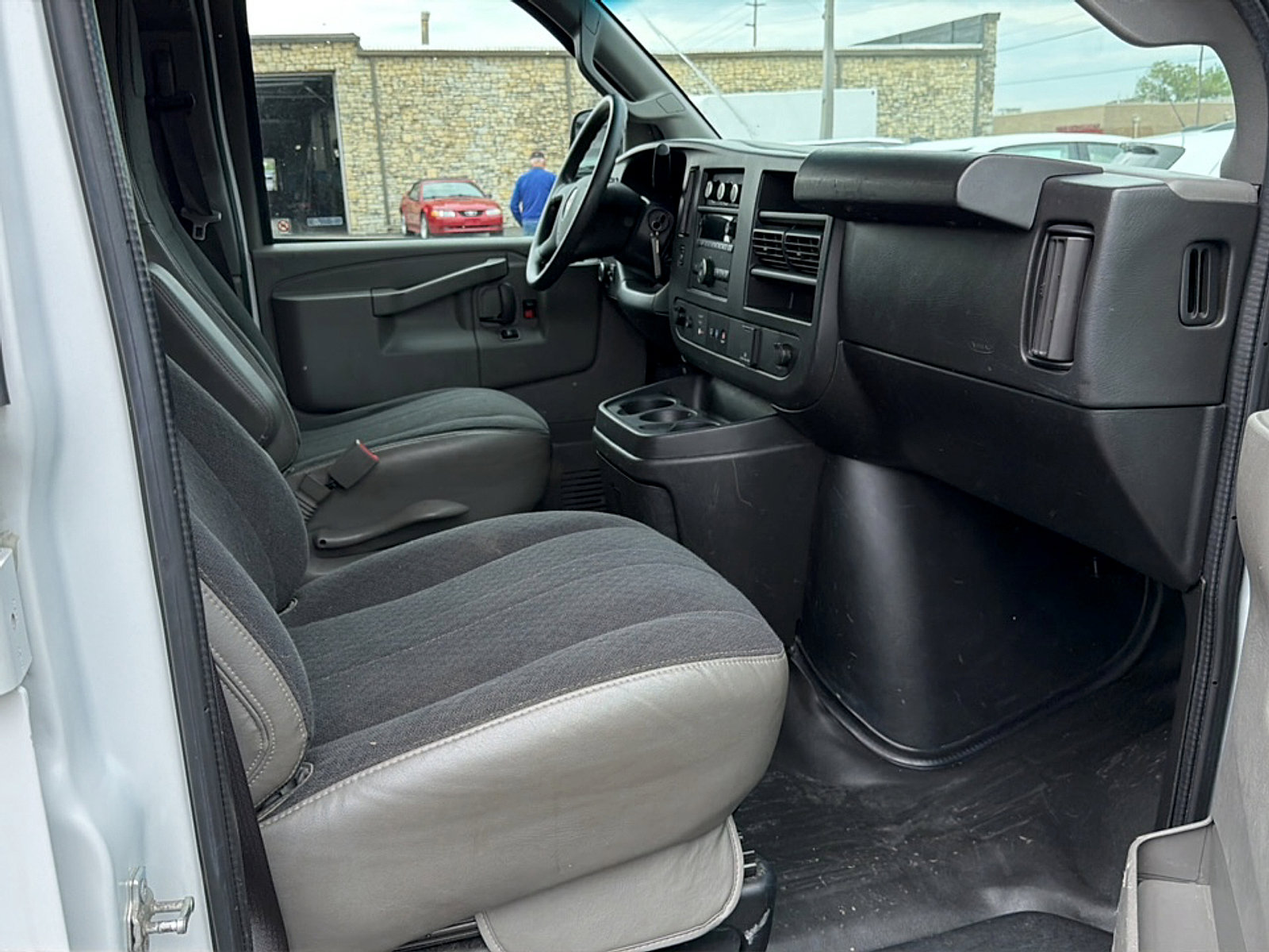 Used 2020 GMC Savana 2500 w/ Driver Convenience Package RWD image 16