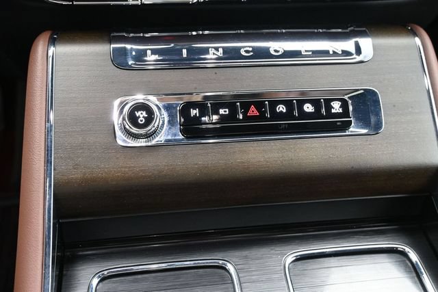 Certified 2025 Lincoln Aviator Reserve w/ Illumination Package AWD/4WD image 18