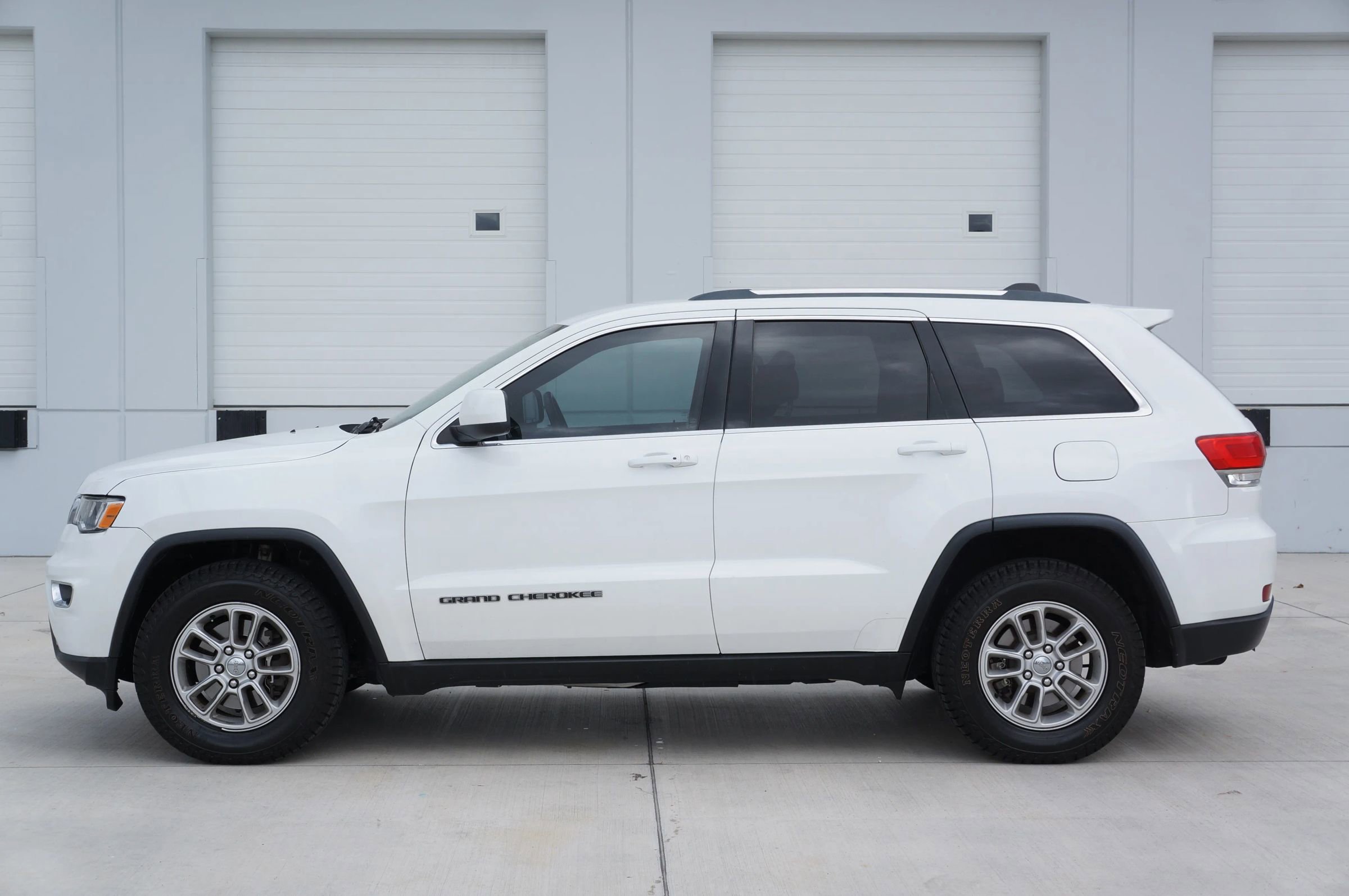 Used 2018 Jeep Grand Cherokee Laredo image 8