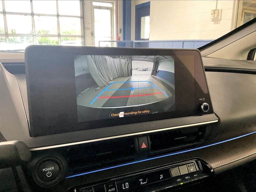 Used 2024 Toyota Prius XLE AWD/4WD image 19