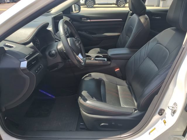 Used 2023 Nissan Altima 2.5 SR w/ SR Premium Package FWD image 14