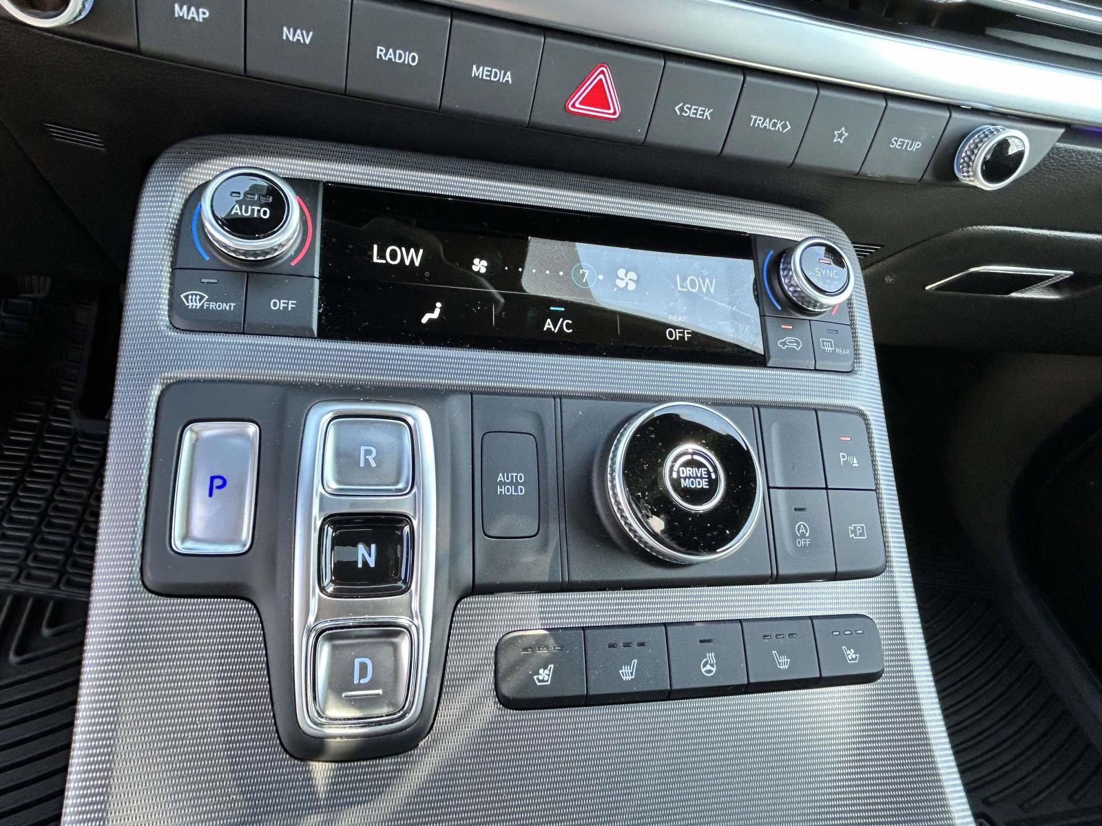 Certified 2025 Hyundai Palisade Calligraphy FWD image 20