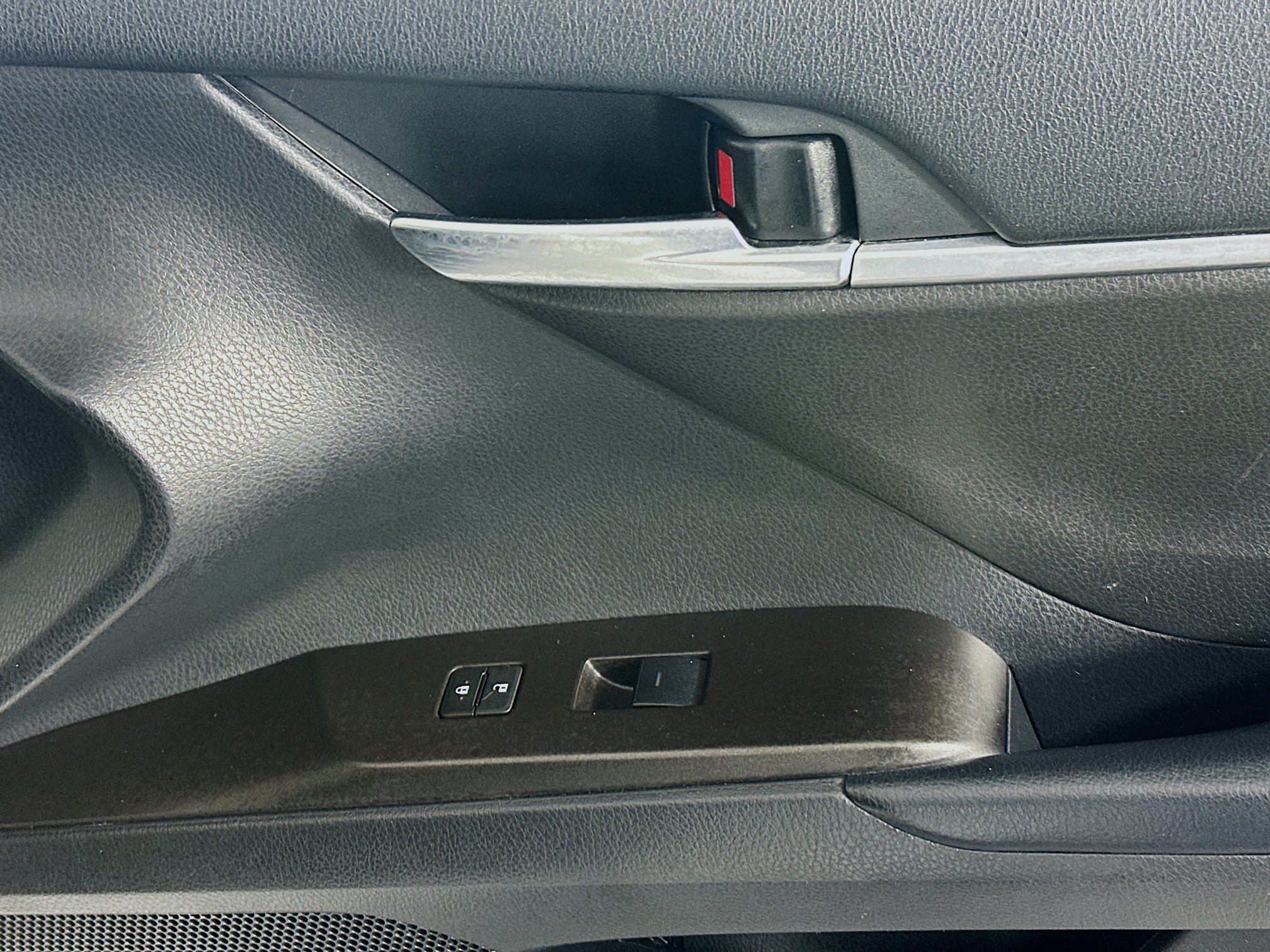 Used 2022 Toyota Camry SE w/ Convenience Package FWD image 29