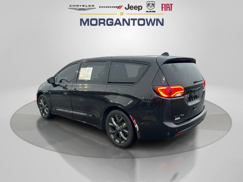 Used 2020 Chrysler Pacifica Touring w/ S Appearance Package image 8