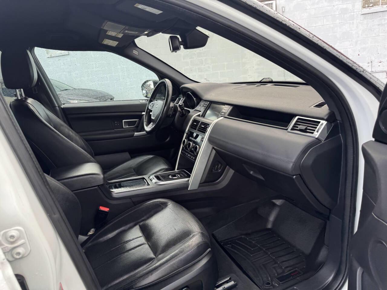 Used 2017 Land Rover Discovery Sport HSE image 35