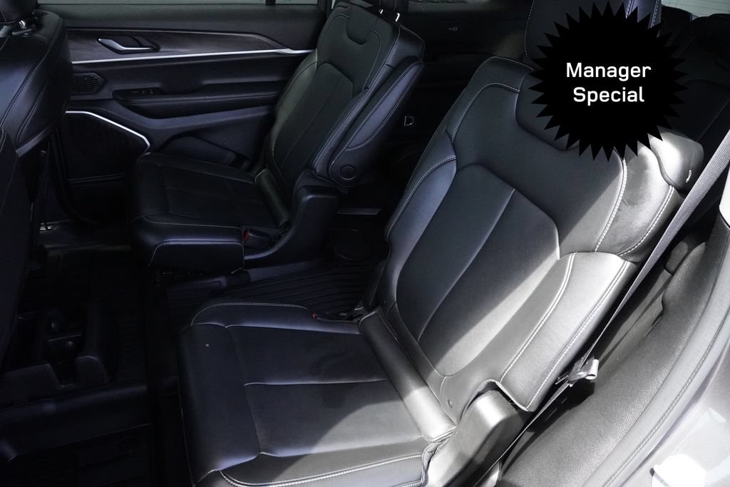 Used 2022 Jeep Grand Cherokee L Limited w/ Black Appearance Package AWD/4WD image 30