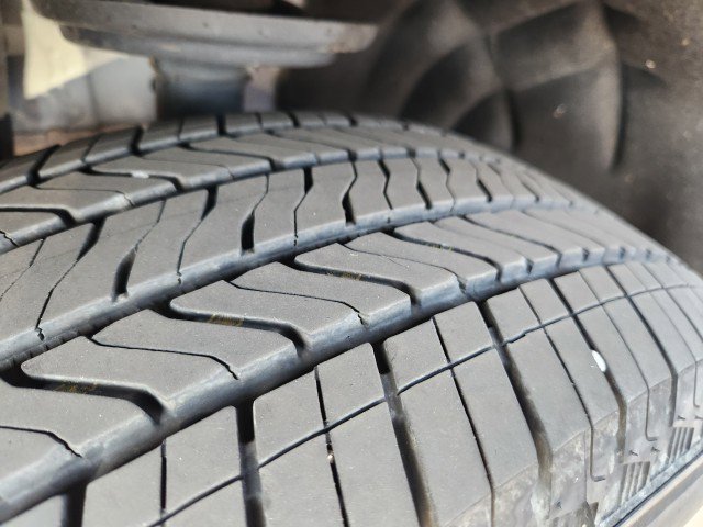 Used 2025 GMC Acadia Elevation image 9