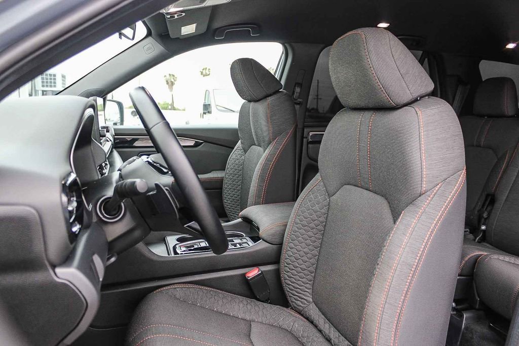 Used 2025 Honda Pilot Sport image 18