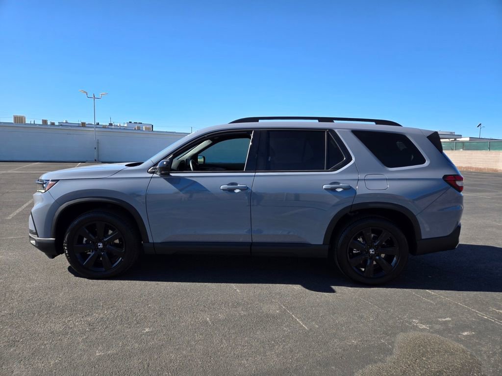 Used 2025 Honda Pilot Black Edition image 3