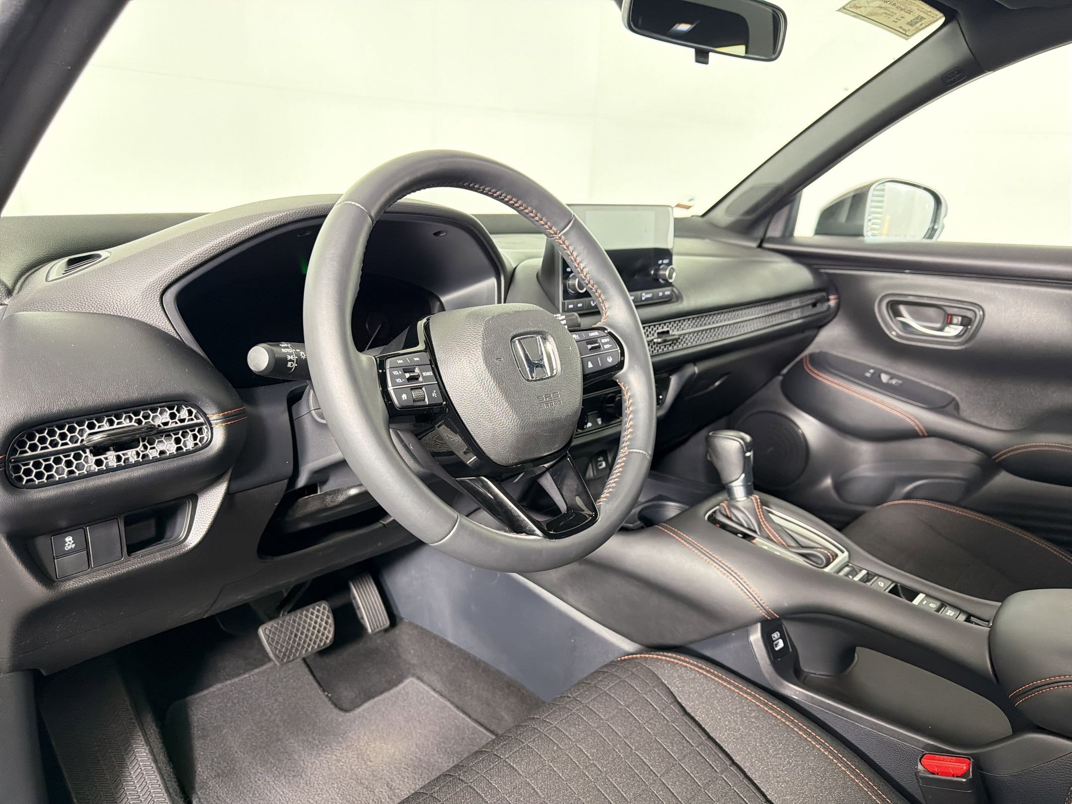 Used 2023 Honda HR-V Sport image 4