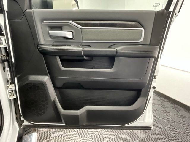 Used 2022 RAM 2500 Big Horn w/ Cold Weather Group image 12