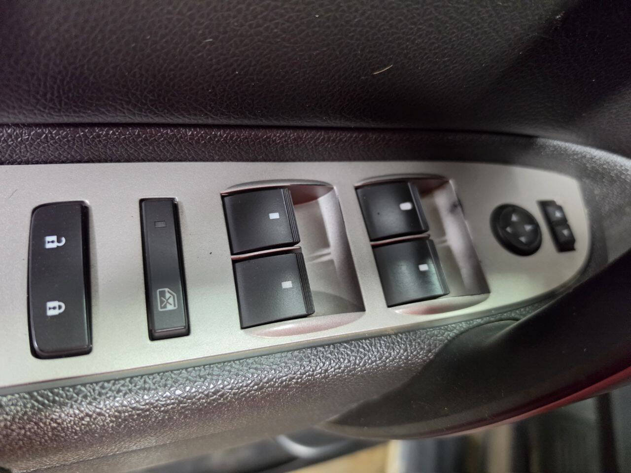 Used 2010 Chevrolet Silverado 2500 LT AWD/4WD image 23