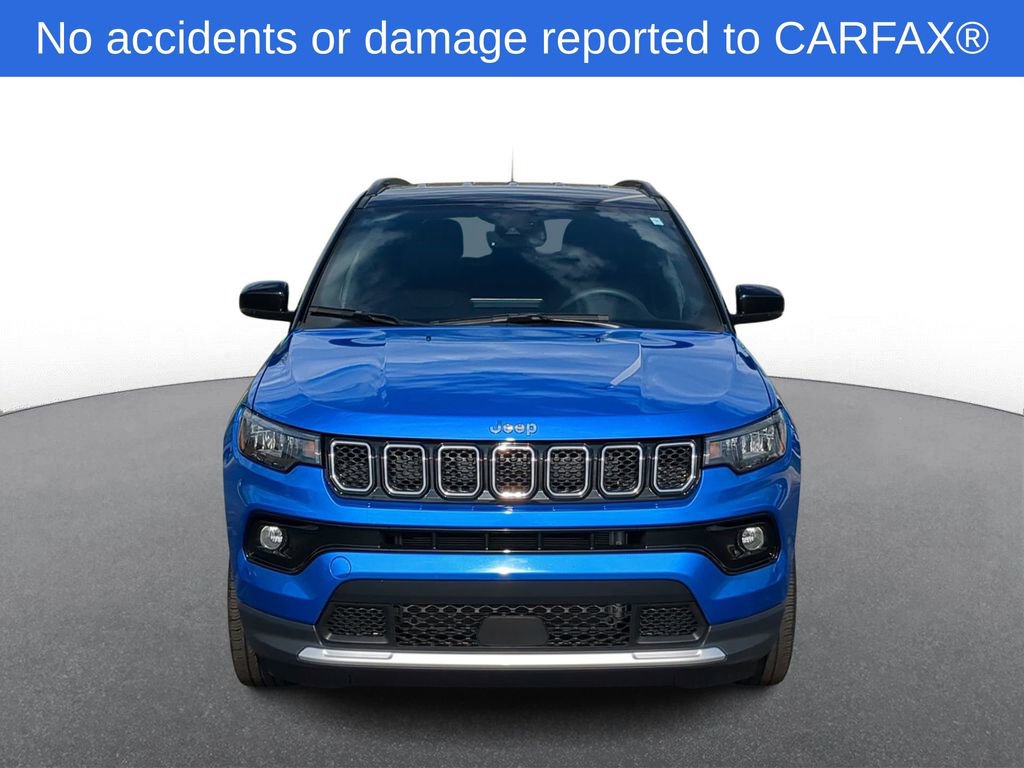 Used 2023 Jeep Compass Limited AWD/4WD image 3