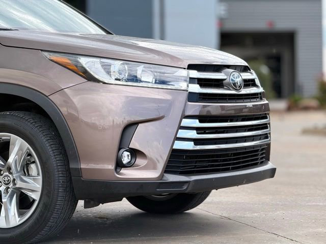 Used 2019 Toyota Highlander Limited FWD image 8