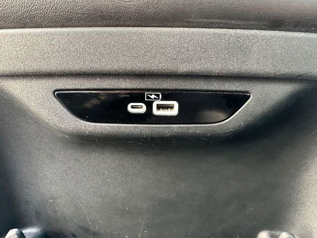 Used 2023 Chrysler Pacifica Touring-L image 25