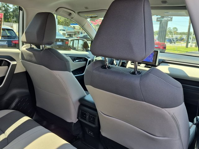 Used 2024 Toyota RAV4 XLE FWD image 29