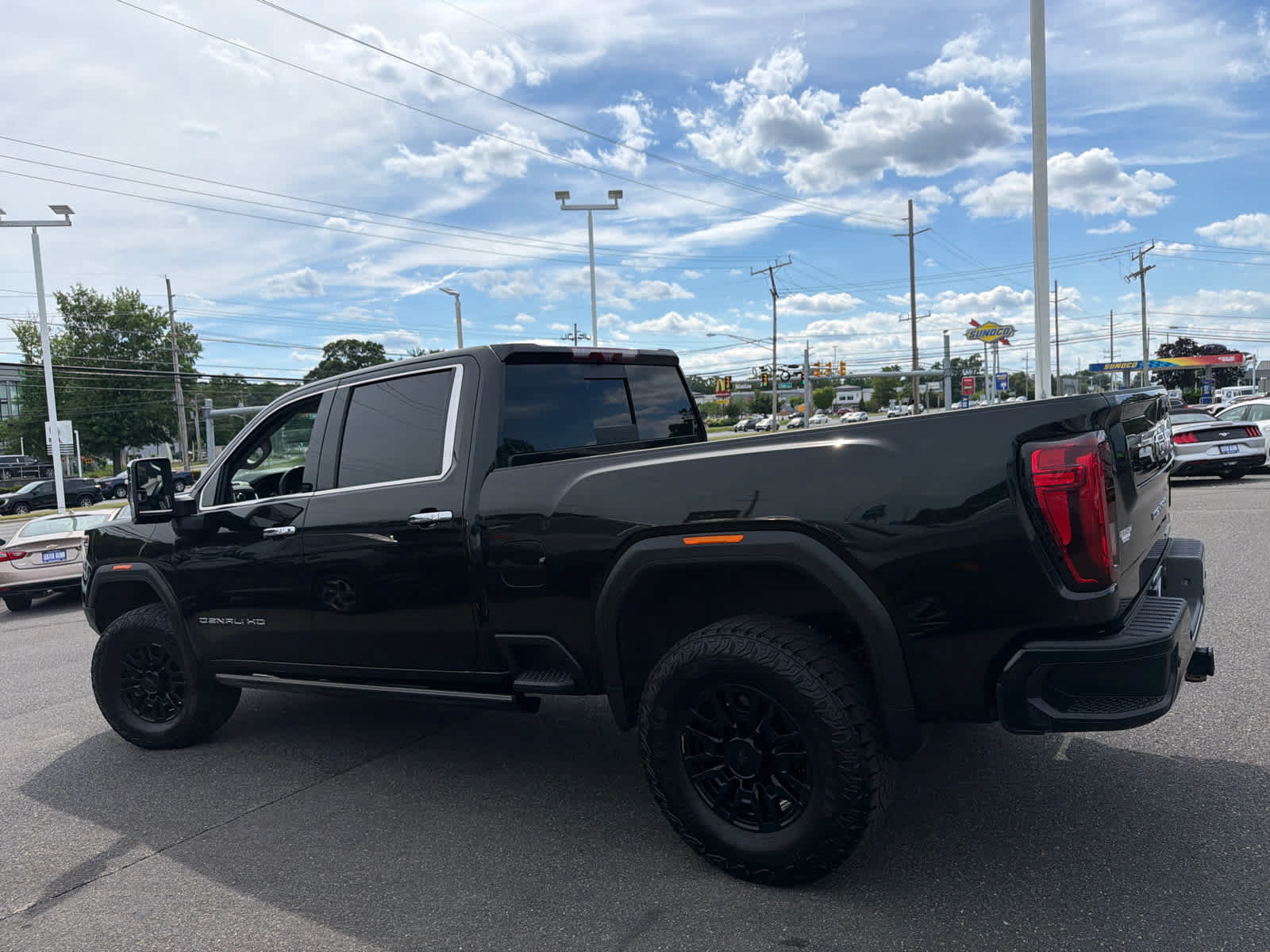 Certified 2023 GMC Sierra 3500 Denali w/ Denali Black Diamond Edition AWD/4WD image 7